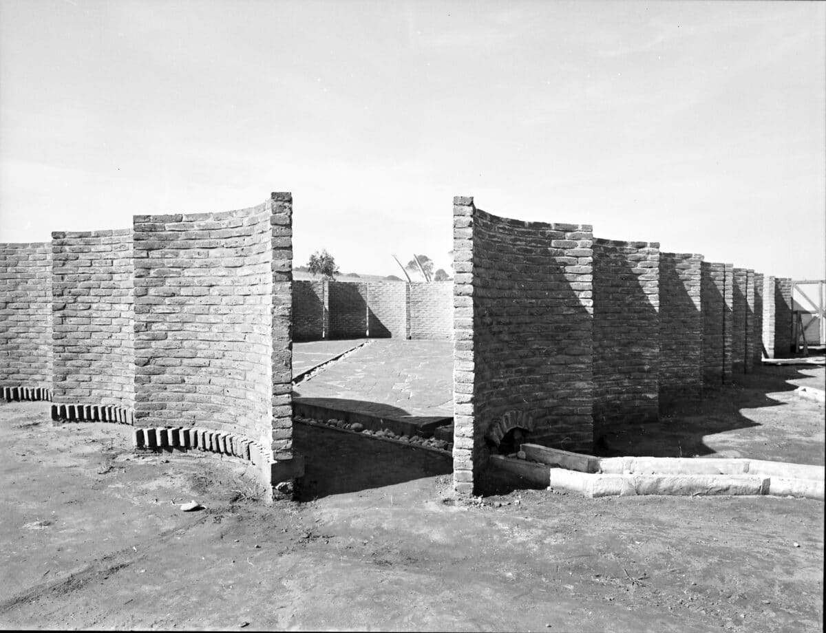 The Palace of Dawn and Dusk / Palacio del Alba y del Ocaso Drawing Matter